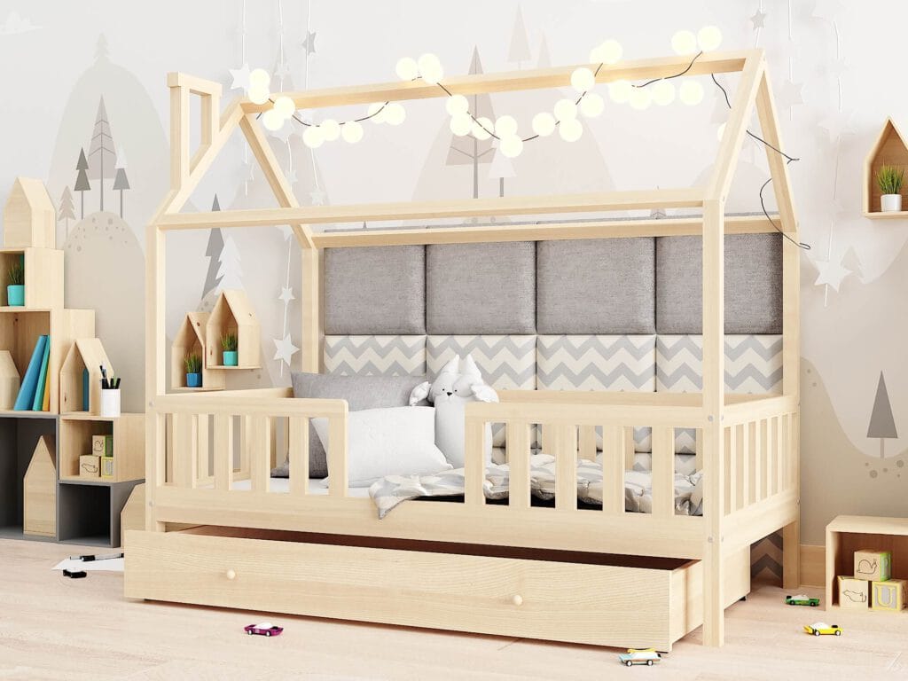 Dziecięce łóżeczko w kształcie domku z szufladą, sosnowe.