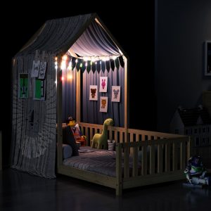 Łóżko_dla_dziecka_domek_struś_standard_sosnowe_aranżacja_nocą Łóżeczko dla dziecka w kształcie domku struś - aranżacje łóżek w pokoju dziecięcym.