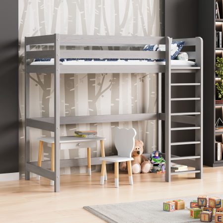 Łóżko dla dziecka na antresoli, wysokie, szare z drabinką.
