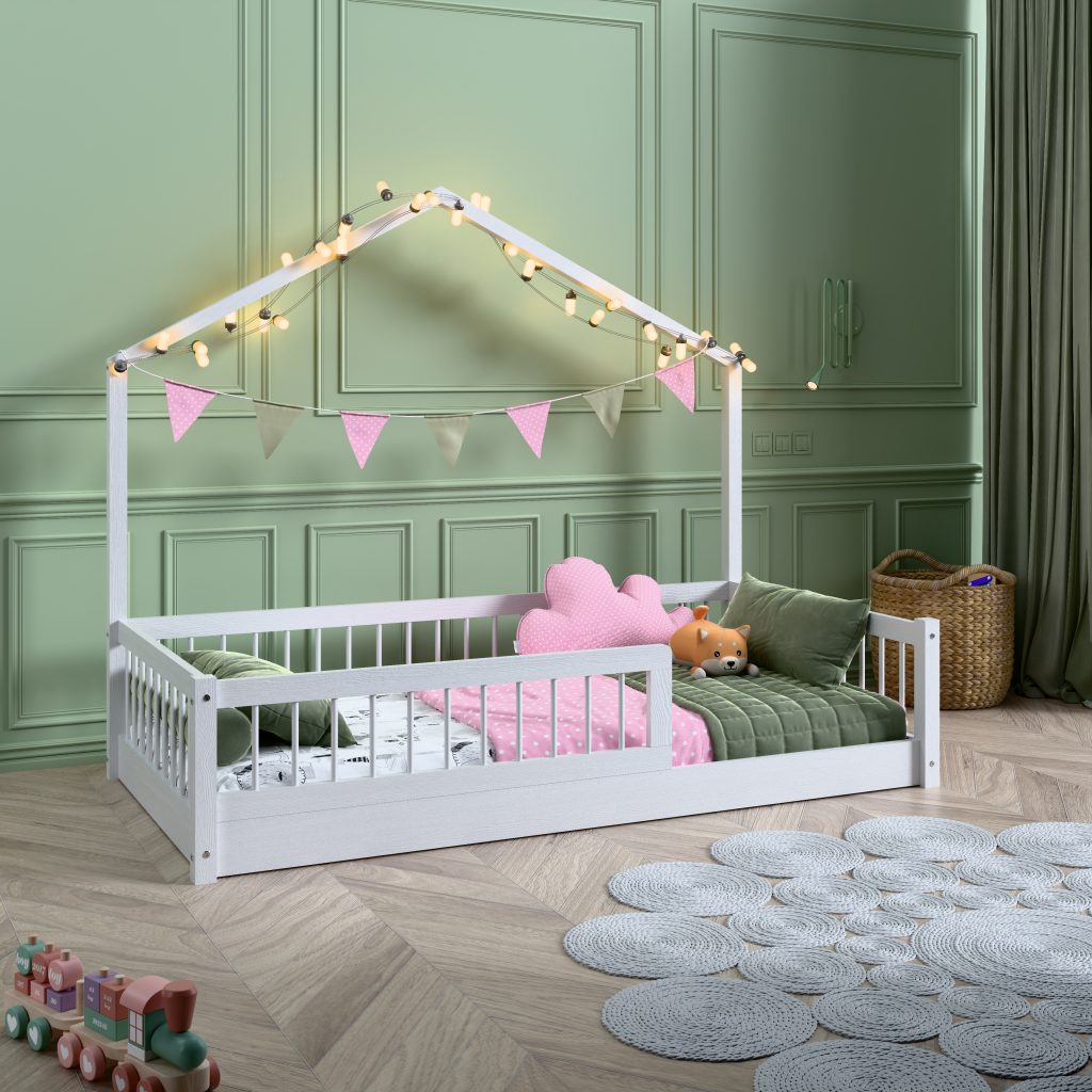 Łóżko domek dla dwulatka, trzylatka i czterolatka z barierkami. Łóżeczko domek dla chłopca i dziewczynki, białe, podłogowe, niskie.